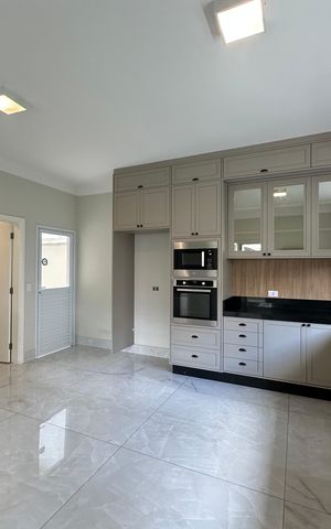 Casa de condomínio para alugar com 470m², 4 quartos e 4 vagas Casa de condomínio para alugar com 470m², 4 quartos e 4 vagasCozinha