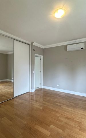 Casa de condomínio para alugar com 470m², 4 quartos e 4 vagas Casa de condomínio para alugar com 470m², 4 quartos e 4 vagasSuíte 3