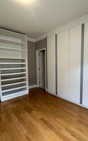 Casa de condomínio para alugar com 470m², 4 quartos e 4 vagas Casa de condomínio para alugar com 470m², 4 quartos e 4 vagasSuíte 1