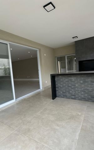 Casa de condomínio para alugar com 470m², 4 quartos e 4 vagas Casa de condomínio para alugar com 470m², 4 quartos e 4 vagasChurrasqueira
