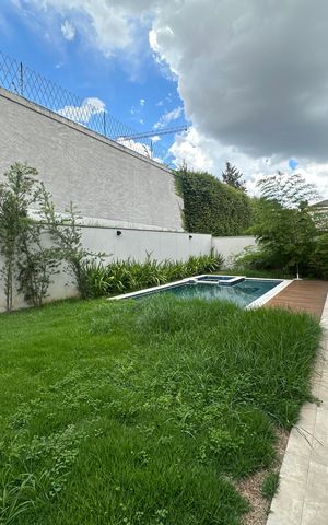 Casa de condomínio para alugar com 470m², 4 quartos e 4 vagas Casa de condomínio para alugar com 470m², 4 quartos e 4 vagasQuintal