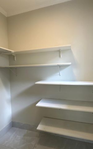Casa de condomínio para alugar com 470m², 4 quartos e 4 vagas Casa de condomínio para alugar com 470m², 4 quartos e 4 vagasDespensa
