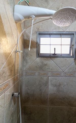 Casa à venda com 151m², 2 quartos e 2 vagasBanheiro Suíte