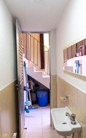 Casa à venda com 151m², 2 quartos e 2 vagasBanheiro de Serviço