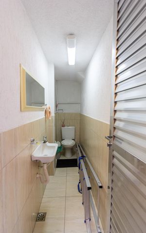 Casa à venda com 151m², 2 quartos e 2 vagasBanheiro de Serviço