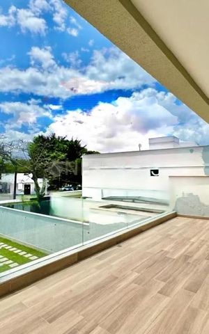 Casa de condomínio à venda com 320m², 5 quartos e 3 vagas