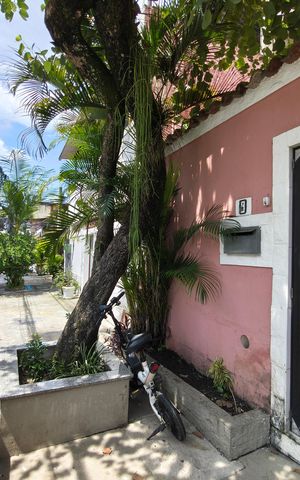 Casa à venda com 358m², 2 quartos e 1 vaga Casa à venda com 358m², 2 quartos e 1 vagaFachada