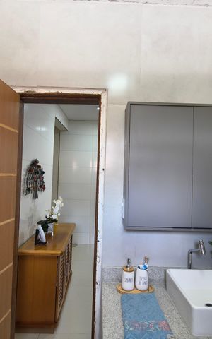 Casa à venda com 358m², 2 quartos e 1 vaga Casa à venda com 358m², 2 quartos e 1 vagaBanheiro Social