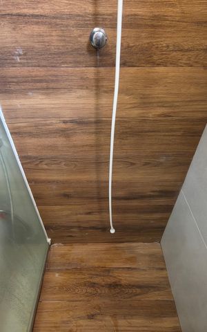 Casa à venda com 358m², 2 quartos e 1 vaga Casa à venda com 358m², 2 quartos e 1 vagaBanheiro Social