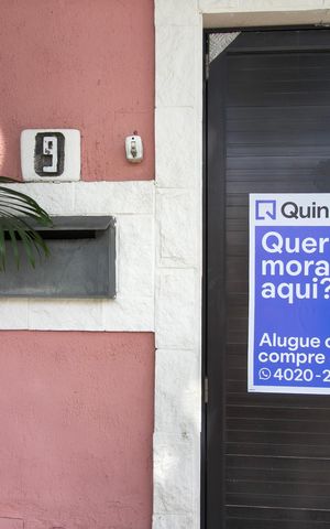 Casa à venda com 358m², 2 quartos e 1 vaga Casa à venda com 358m², 2 quartos e 1 vagaFachada