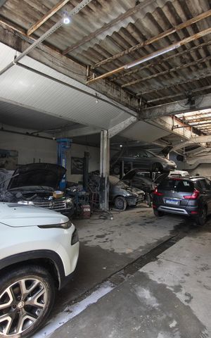 Casa à venda com 358m², 2 quartos e 1 vaga Casa à venda com 358m², 2 quartos e 1 vagaÁrea comum