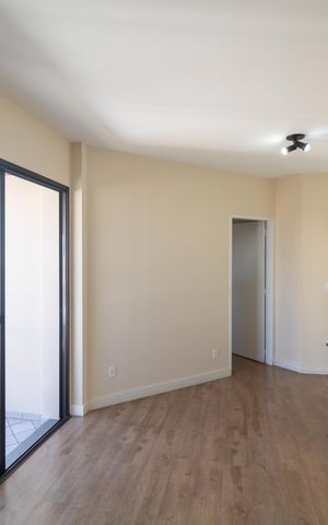 Apartamento à venda com 75m², 2 quartos e 1 vaga Apartamento à venda com 75m², 2 quartos e 1 vagaSalas
