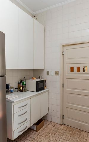 Casa à venda com 950m², 3 quartos e 3 vagas Casa à venda com 950m², 3 quartos e 3 vagasCozinha