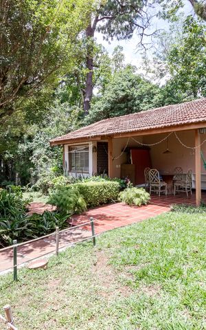 Casa à venda com 950m², 3 quartos e 3 vagas Casa à venda com 950m², 3 quartos e 3 vagasQuintal
