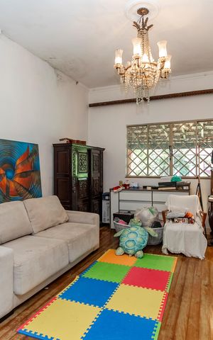 Casa à venda com 950m², 3 quartos e 3 vagas Casa à venda com 950m², 3 quartos e 3 vagasSala