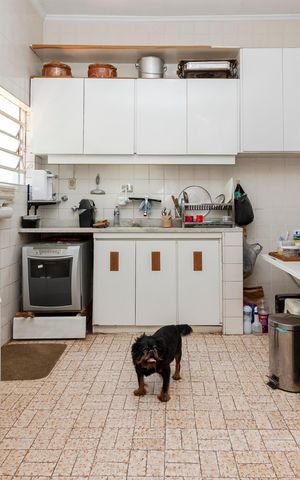 Casa à venda com 950m², 3 quartos e 3 vagas Casa à venda com 950m², 3 quartos e 3 vagasCozinha