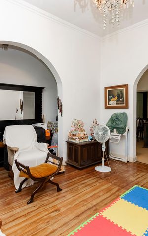 Casa à venda com 950m², 3 quartos e 3 vagas Casa à venda com 950m², 3 quartos e 3 vagasSala