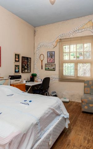 Casa à venda com 950m², 3 quartos e 3 vagas Casa à venda com 950m², 3 quartos e 3 vagasQuarto