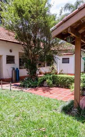 Casa à venda com 950m², 3 quartos e 3 vagas Casa à venda com 950m², 3 quartos e 3 vagasQuintal