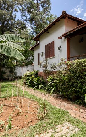 Casa à venda com 950m², 3 quartos e 3 vagas Casa à venda com 950m², 3 quartos e 3 vagasQuintal
