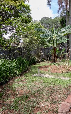 Casa à venda com 950m², 3 quartos e 3 vagas Casa à venda com 950m², 3 quartos e 3 vagasQuintal