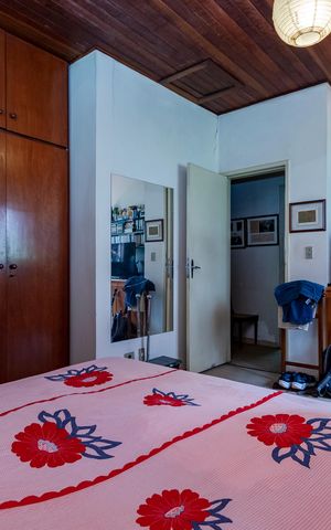 Casa à venda com 950m², 3 quartos e 3 vagas Casa à venda com 950m², 3 quartos e 3 vagasSuíte