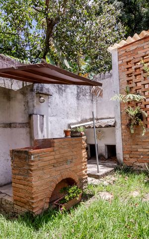 Casa à venda com 950m², 3 quartos e 3 vagas Casa à venda com 950m², 3 quartos e 3 vagasQuintal