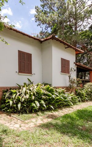 Casa à venda com 950m², 3 quartos e 3 vagas Casa à venda com 950m², 3 quartos e 3 vagasQuintal