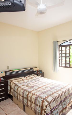Casa à venda com 1260m², 4 quartos e 4 vagas Casa à venda com 1260m², 4 quartos e 4 vagasQuarto 1