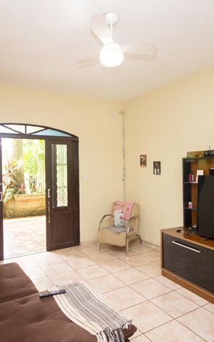 Casa à venda com 1260m², 4 quartos e 4 vagas Casa à venda com 1260m², 4 quartos e 4 vagasSala