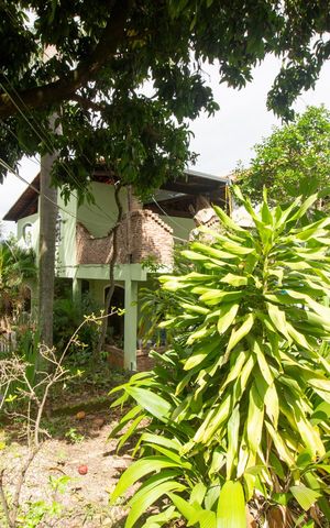 Casa à venda com 1260m², 4 quartos e 4 vagas Casa à venda com 1260m², 4 quartos e 4 vagasQuintal