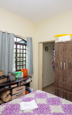 Casa à venda com 1260m², 4 quartos e 4 vagas Casa à venda com 1260m², 4 quartos e 4 vagasQuarto 2