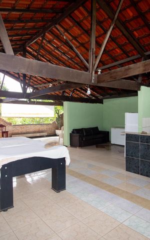 Casa à venda com 1260m², 4 quartos e 4 vagas Casa à venda com 1260m², 4 quartos e 4 vagasTerraço
