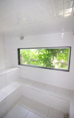 Casa à venda com 1260m², 4 quartos e 4 vagas Casa à venda com 1260m², 4 quartos e 4 vagasSaúna
