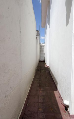 Casa à venda com 169m², 3 quartos e 2 vagas Casa à venda com 169m², 3 quartos e 2 vagasCorredor