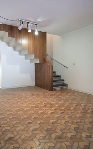 Casa à venda com 169m², 3 quartos e 2 vagas Casa à venda com 169m², 3 quartos e 2 vagasSala