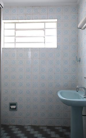 Casa à venda com 169m², 3 quartos e 2 vagas Casa à venda com 169m², 3 quartos e 2 vagasBanheiro 1