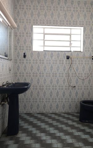 Casa à venda com 169m², 3 quartos e 2 vagas Casa à venda com 169m², 3 quartos e 2 vagasBanheiro 2