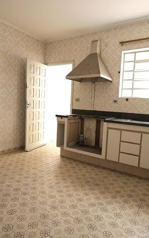Casa à venda com 169m², 3 quartos e 2 vagas Casa à venda com 169m², 3 quartos e 2 vagasCozinha