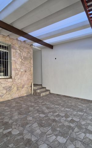 Casa à venda com 169m², 3 quartos e 2 vagas Casa à venda com 169m², 3 quartos e 2 vagasGaragem