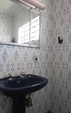 Casa à venda com 169m², 3 quartos e 2 vagas Casa à venda com 169m², 3 quartos e 2 vagasBanheiro 2