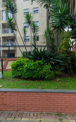Apartamento à venda com 72m², 3 quartos e 1 vaga Apartamento à venda com 72m², 3 quartos e 1 vagaFachada + Plaquinha