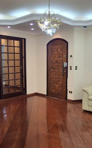 Casa para alugar com 300m², 4 quartos e 4 vagas Casa para alugar com 300m², 4 quartos e 4 vagasSala