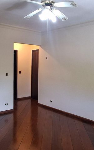 Casa para alugar com 300m², 4 quartos e 4 vagas Casa para alugar com 300m², 4 quartos e 4 vagasSuíte 3