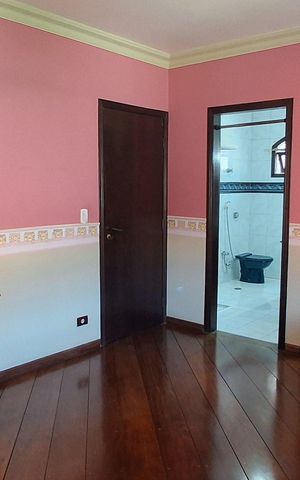 Casa para alugar com 300m², 4 quartos e 4 vagas Casa para alugar com 300m², 4 quartos e 4 vagasSuíte 1