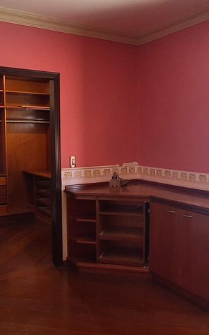 Casa para alugar com 300m², 4 quartos e 4 vagas Casa para alugar com 300m², 4 quartos e 4 vagasSuíte 1