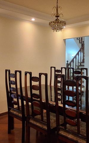 Casa para alugar com 300m², 4 quartos e 4 vagas Casa para alugar com 300m², 4 quartos e 4 vagasSala de jantar