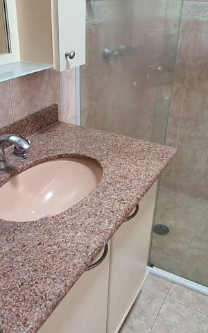 Casa para alugar com 300m², 4 quartos e 4 vagas Casa para alugar com 300m², 4 quartos e 4 vagasBanheiro Suíte 2