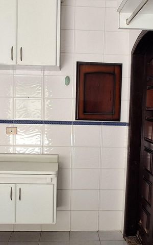 Casa para alugar com 300m², 4 quartos e 4 vagas Casa para alugar com 300m², 4 quartos e 4 vagasÁrea de Serviço