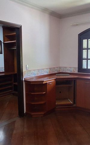 Casa para alugar com 300m², 4 quartos e 4 vagas Casa para alugar com 300m², 4 quartos e 4 vagasSuíte 2